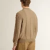Beiger Herrenpullover mit gesticktem Logo