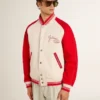 Bomberjacke in abgenutztem Weiss und Rot mit Stickerei