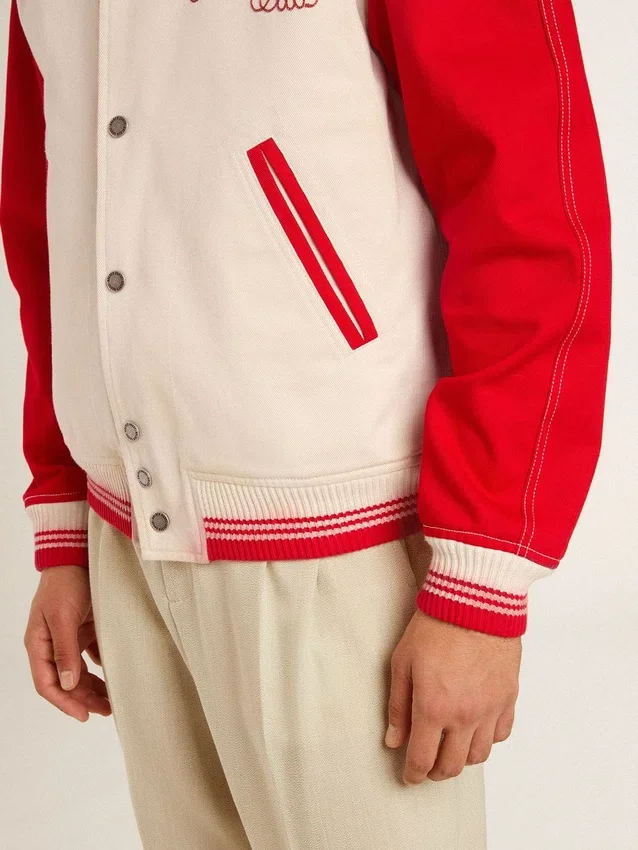 Bomberjacke in abgenutztem Weiss und Rot mit Stickerei