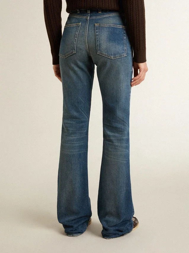 Bootcut-Jeans für Damen mit Vintage-Waschung und metallischen Details