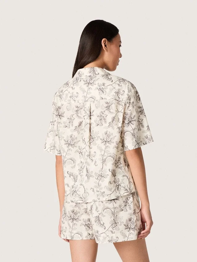 Boxy-Baumwollhemd für Damen mit schwarz-weissem Blumenprint
