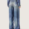 Boyfriend-Jeans für Damen in blauem Denim mit Archiv-Print