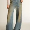 Boyfriend-Jeans für Damen mit Sandwasch-Effekt im Used-Look und Nieten