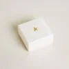 Buchstaben-O-Anhänger aus goldfarbenem Messing mit Kristallen