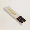 Burgunderrote Baumwollschnürsenkel mit kontrastierendem goldfarbenem Logo