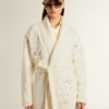 Cremefarbene Damen-Strickjacke aus Baumwolle mit Blumenstickerei