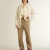 Cremefarbene Damen-Strickjacke aus Baumwolle mit Blumenstickerei