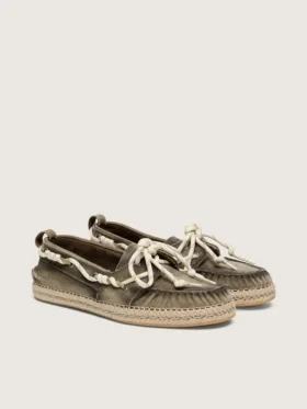 Cruise-Espadrilles für Damen aus militärgrünem Canvas mit weissen Wanderschnürsenkeln