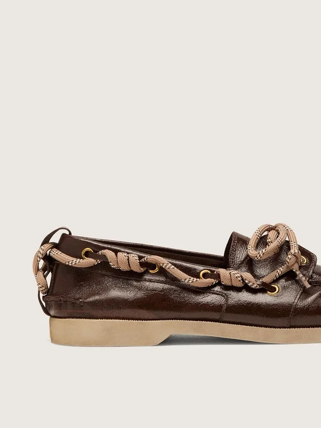 Cruise-Loafer für Damen aus glänzendem dunkelbraunem Leder