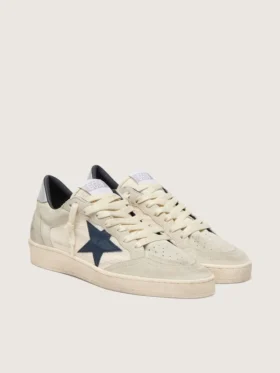 Damen-Ball Star LTD aus grauem Wildleder mit blauem Stern und cremefarbenen Häkel-Einsätzen