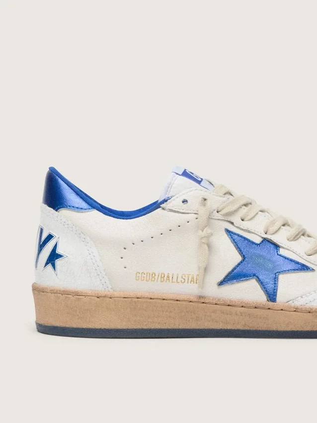 Damen-Ball Star-Wishes aus weissem Nappaleder mit leuchtend blauem Stern und Fersenlasche