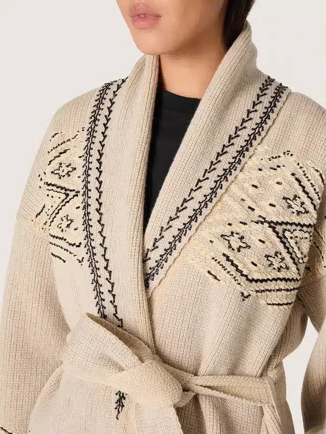 Damen-Cardigan mit Gürtel aus beiger Wollmischung mit Kontraststickerei