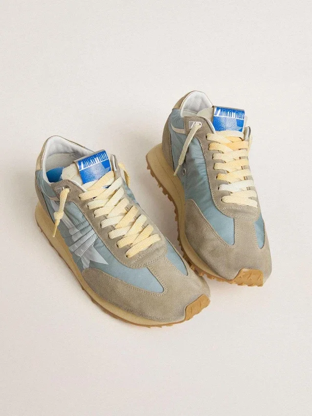 Damen-Marathon mit hellblauem Nylon-Obermaterial und pastellblauem Stern