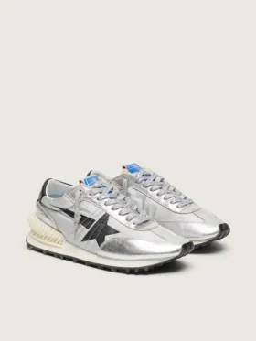 Damen-Marathon mit Obermaterial aus silbernem Ripstop-Nylon und schwarzem Stern