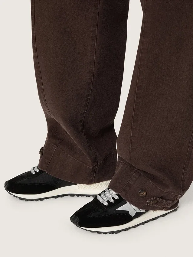Damen-Marathon mit schwarzem Ripstop-Nylon-Obermaterial und silbernem Stern
