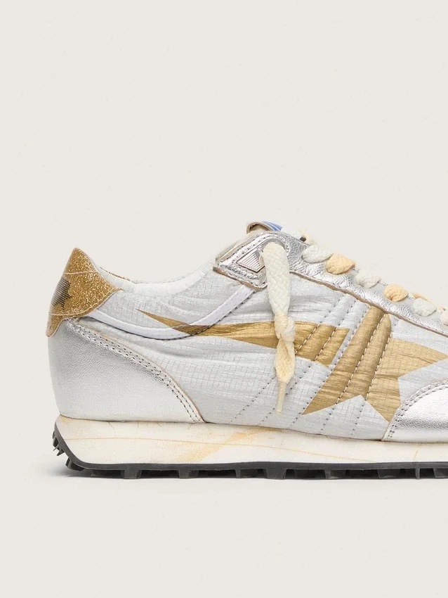 Damen-Marathon mit silbernem Ripstop-Nylon-Obermaterial und goldenem Stern