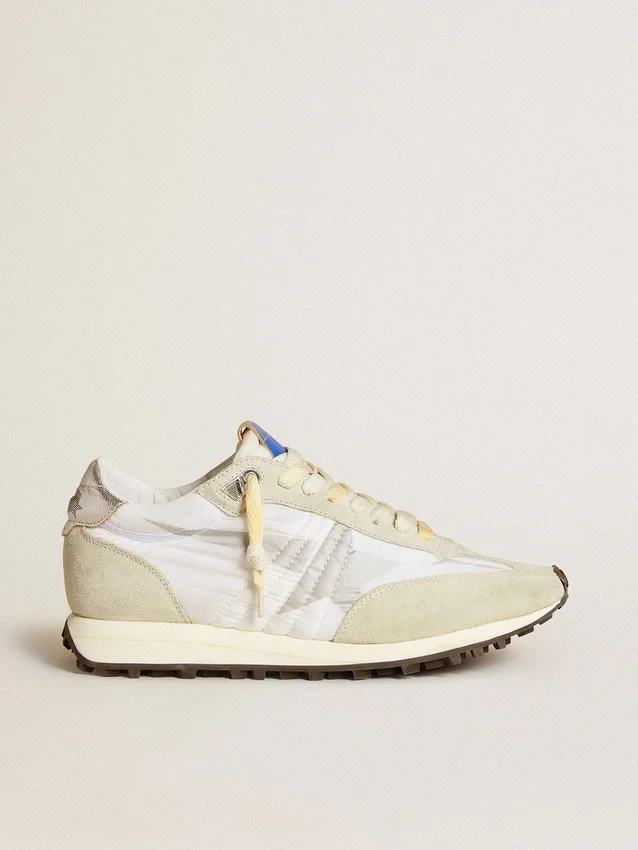Damen-Marathon mit weissem Nylon-Obermaterial und silbernem Stern