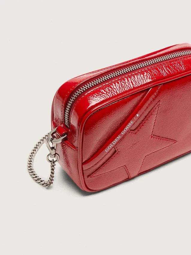 Damen-Minitasche mit Stern aus rot lackiertem Leder mit Ton-in-Ton-Stern