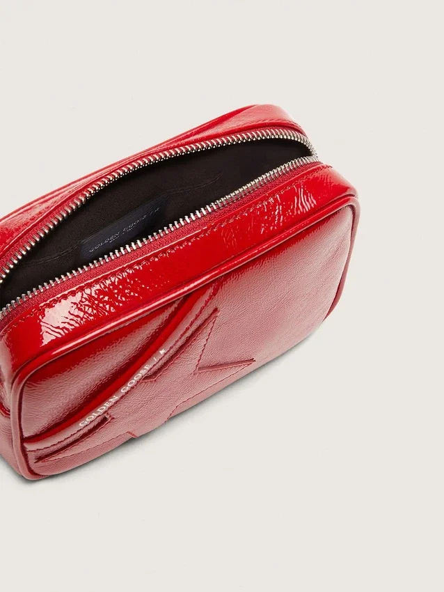 Damen-Minitasche mit Stern aus rot lackiertem Leder mit Ton-in-Ton-Stern