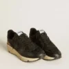 Damen-Running Sole in schwarzem Glitzer mit Lederstern und Fersenlasche aus Nubukleder