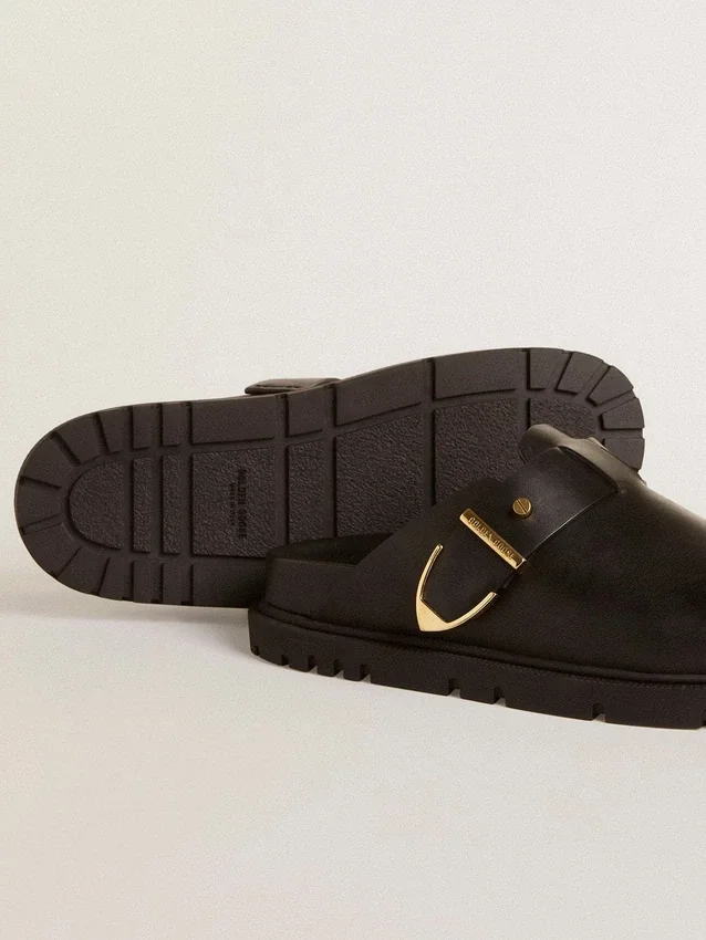 Damen-Sabot «Lucy» aus glänzendem schwarzem Leder mit goldener Metallschnalle