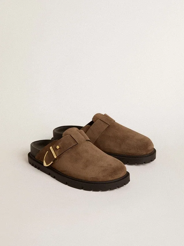 Damen-Sabot «Lucy» aus taubengrauem Wildleder mit goldfarbener Metallschnalle