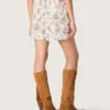 Damen-Shorts aus schwarz-weissem Baumwollpopeline mit Blumenprint