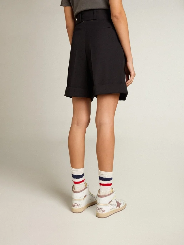 Damen-Shorts aus schwarzem Wollgabardine mit Taillengürtel