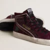 Damen-Slide aus Black-Cherry-Glitzer und Wildleder mit Lederstern und Metallic-Leder-Akzent