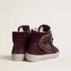 Damen-Slide aus Black-Cherry-Glitzer und Wildleder mit Lederstern und Metallic-Leder-Akzent