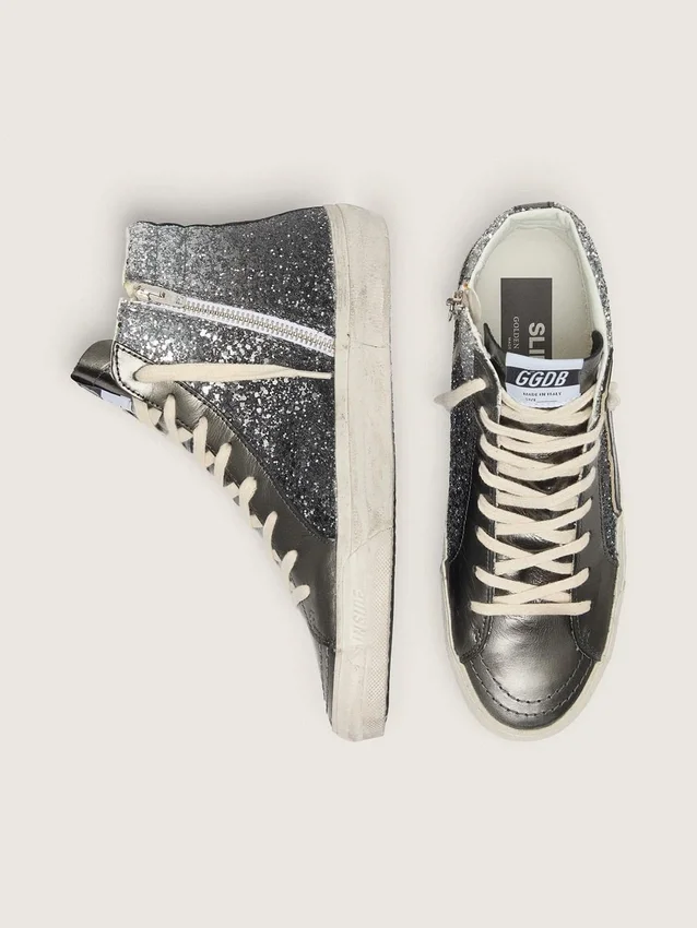 Damen-Slide in Schwarz und Silberglitzer mit Lederstern und Metallic-Akzenten
