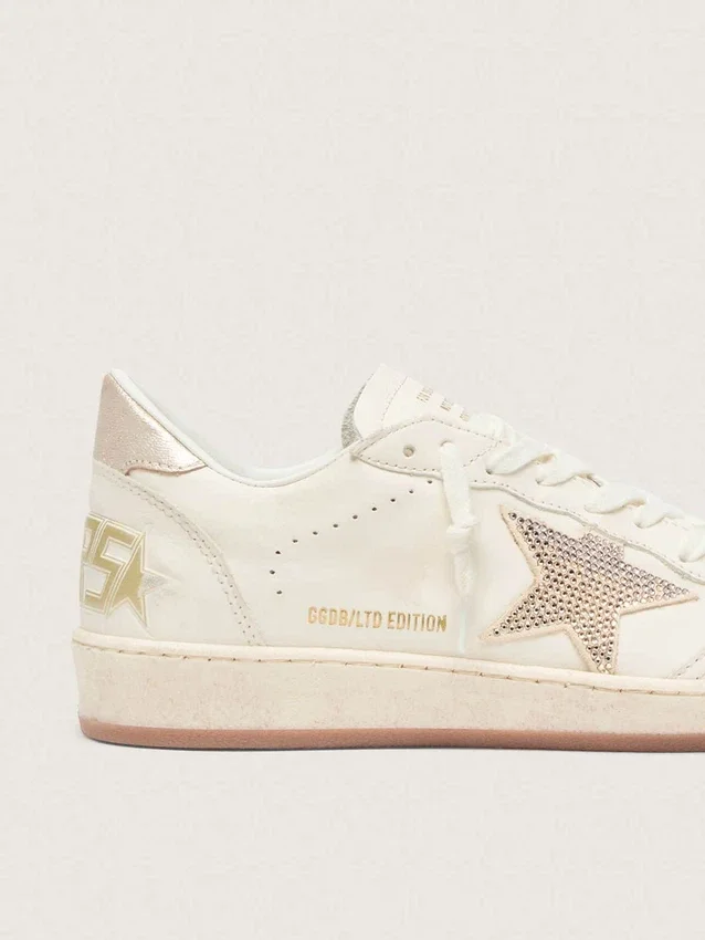 Damen-Sneaker «Ball Star» aus weissem Leder mit Kristallstern und metallischer Fersenlasche