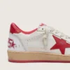 Damen-Sneaker «Ball Star» aus weissem Leder mit rotem Stern und Fersenlasche