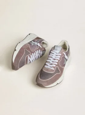 Damen-Sneaker mit Running Sole aus lavendelfarbenem Nylon und Wildleder mit aufgedrucktem Stern und silberner Lederlasche an der Ferse