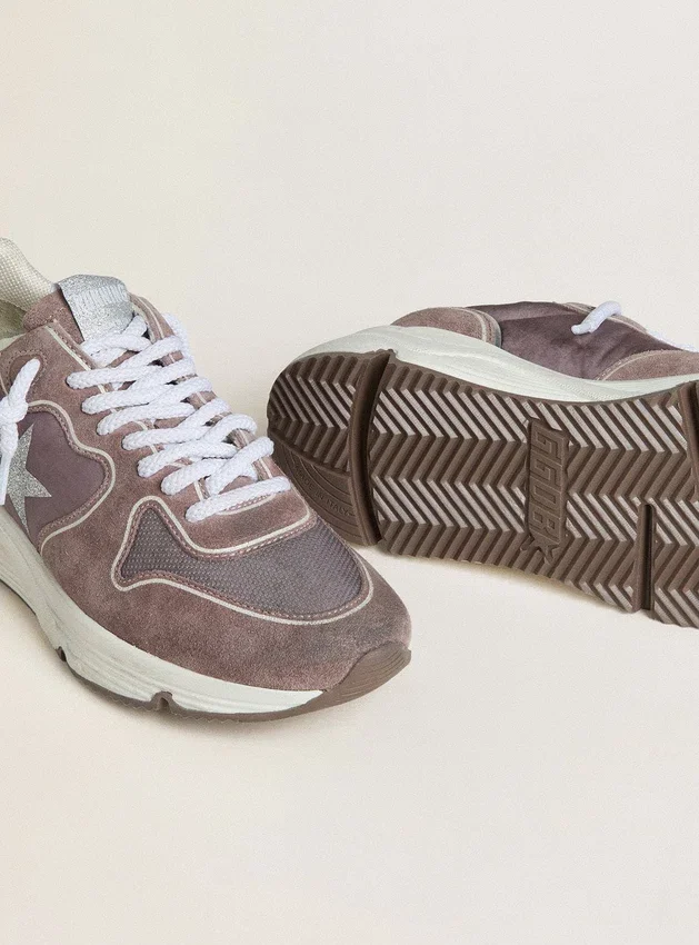 Damen-Sneaker mit Running Sole aus lavendelfarbenem Nylon und Wildleder mit aufgedrucktem Stern und silberner Lederlasche an der Ferse