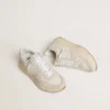 Damen-Sneaker «Running Sole» aus Canvas mit beigem Stern und Fersenlasche aus platinfarbenem Metallic-Leder