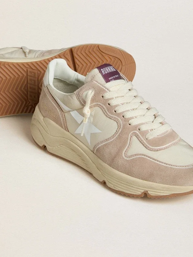 Damen-Sneaker «Running Sole» aus Nylon und Wildleder mit silbernem aufgedrucktem Stern und Lederlasche an der Ferse