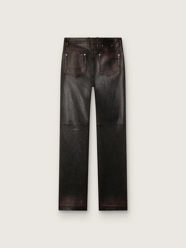 Damenhose aus dunkelburgunderrotem Nappaleder mit Vintage-Optik
