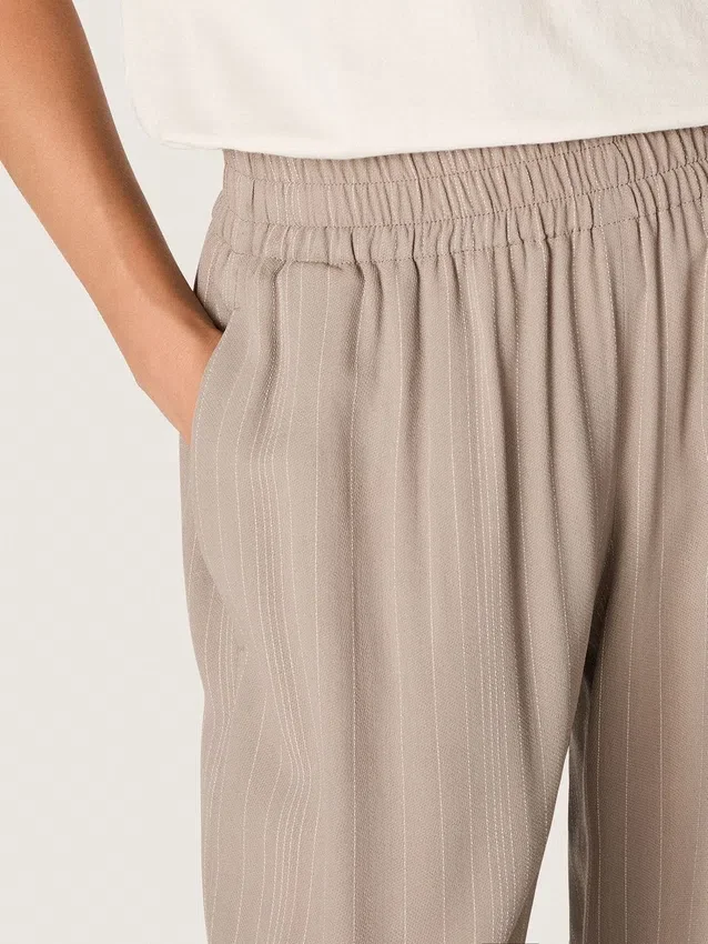 Damenhose aus grauer Wollmischung mit Nadelstreifenmuster und elastischem Bund