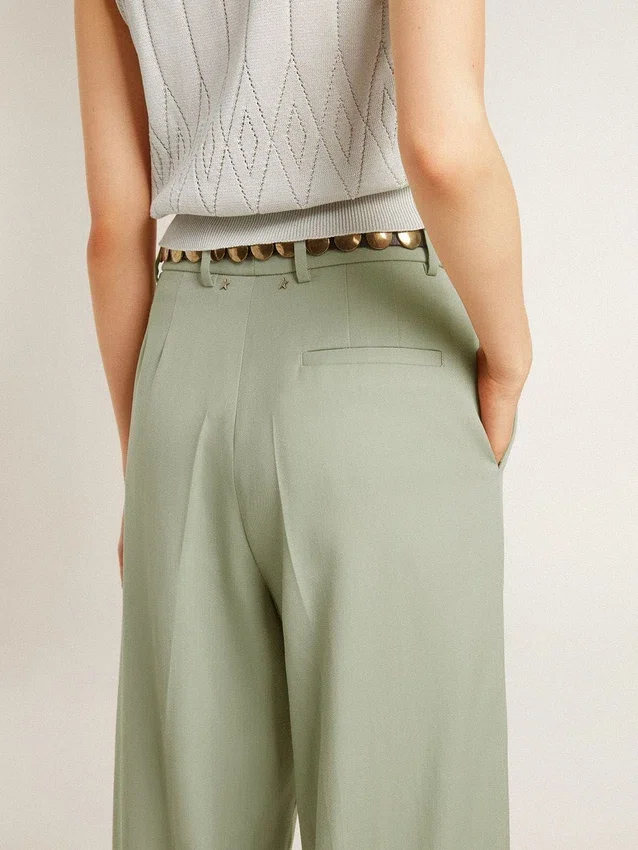 Damenhose aus salbeigrüner Wolle