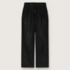 Damenhose aus schwarzem Baumwoll-Denim mit Lived-In-Optik