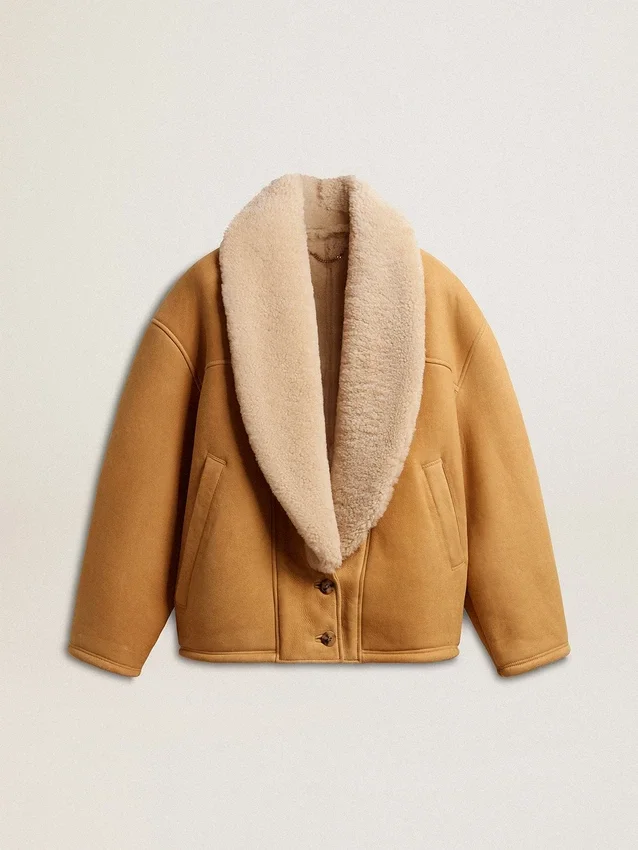 Damenjacke aus Schafsfell mit breitem Shearling-Schalkragen