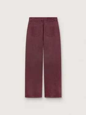 Damenjeans aus burgunderrotem Denim