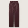 Damenjeans aus burgunderrotem Denim mit Kristallen im Farbverlauf