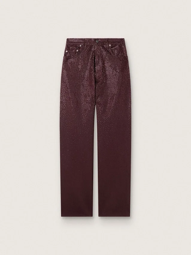 Damenjeans aus burgunderrotem Denim mit Kristallen im Farbverlauf