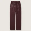 Damenjeans aus burgunderrotem Denim mit Kristallen im Farbverlauf