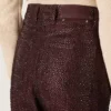 Damenjeans aus burgunderrotem Denim mit Kristallen im Farbverlauf
