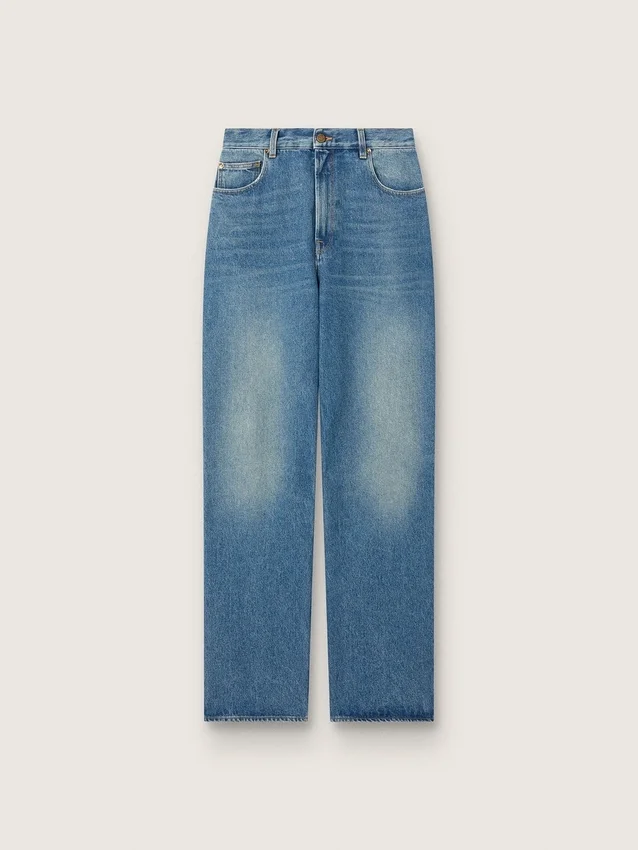 Damenjeans mit mittlerer Waschung