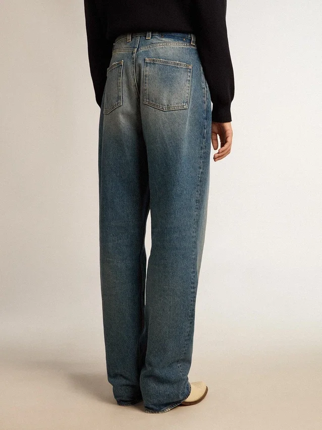 Damenjeans mit mittlerer Waschung