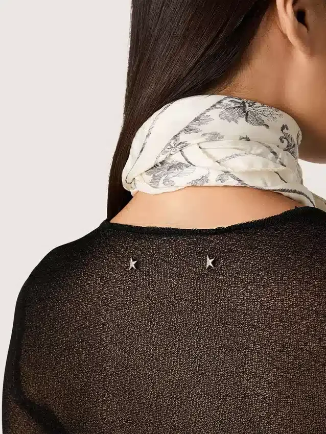Damenpullover mit Rundhalsausschnitt und schwarzem Blumen-Jacquardmuster